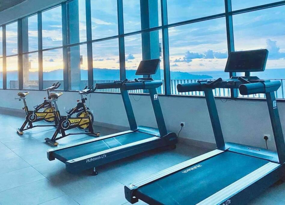 شقة Jesselton Quay,2Br,4-5Pax,Mountain View كوتا كينابالو المظهر الخارجي الصورة