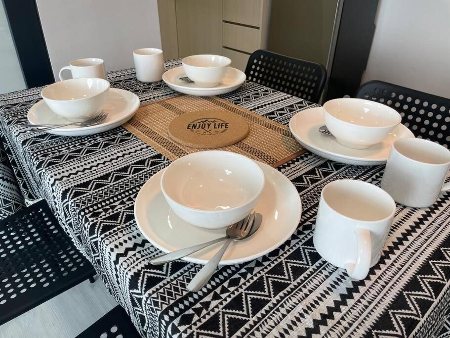 شقة Jesselton Quay,2Br,4-5Pax,Mountain View كوتا كينابالو المظهر الخارجي الصورة