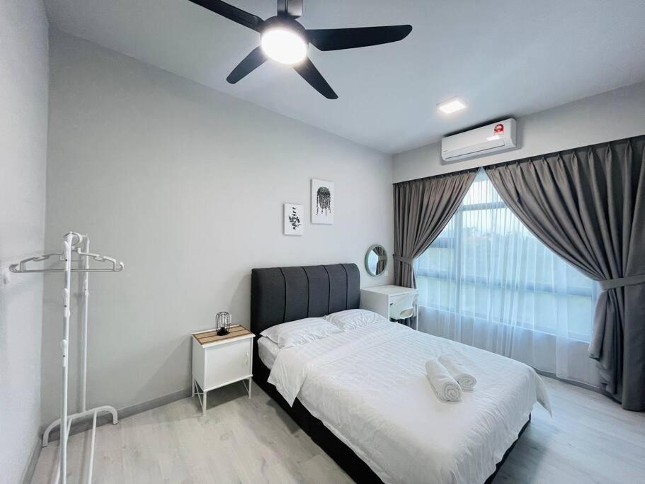 شقة Jesselton Quay,2Br,4-5Pax,Mountain View كوتا كينابالو المظهر الخارجي الصورة